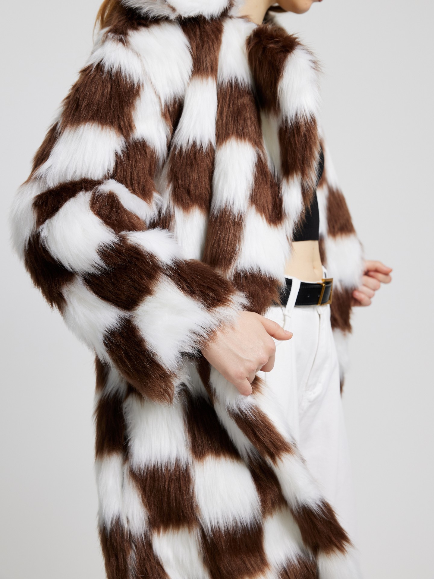 Faux Fur Coat丨Urbanic